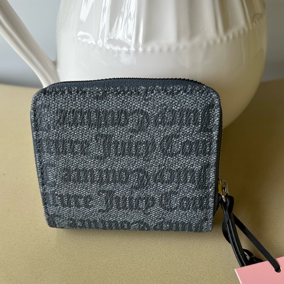 Juicy Couture Denim Blue Eastside Westside Lock and Key Logo Cardholder Wallet - Picture 3 of 4